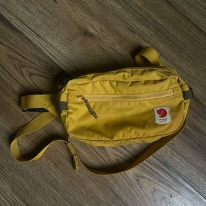 Fjallraven hip/ shoulder pack